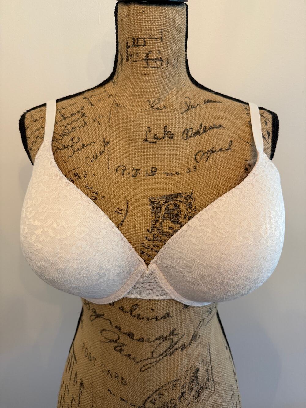 Victoria's Secret Wear Everywhere Push-Up Bra White Size 38DD